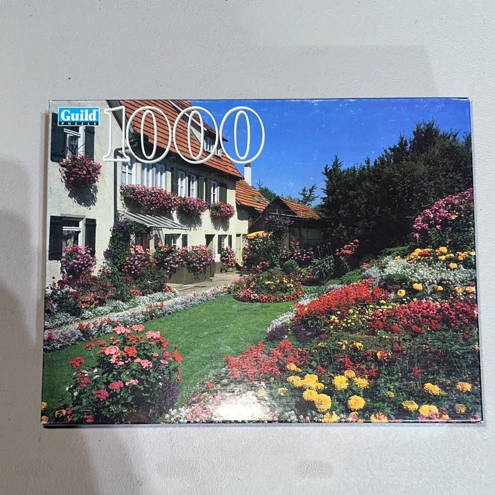 “Home and Flower Garden” 1000-Piece Jigsaw Puzzle